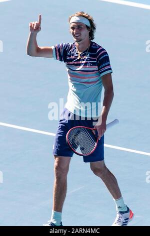 Melbourne, Australien. Januar 2020. Tennis: Grand Slam, Australian Open. Hereen, Einzel, Viertelfinale, Wawrinka (Schweiz) - Zverev (Deutschland). Alexander Zverev jubiere. Credit: Frank Molter / dpa / Alamy Live News Stockfoto