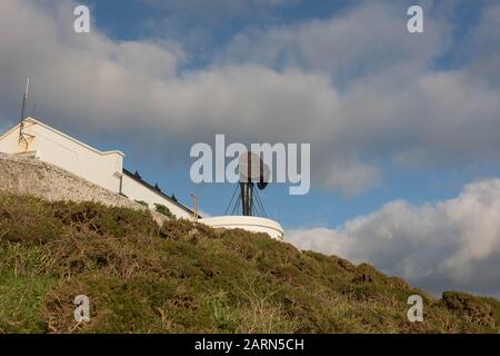 Old Fog Horn im Lidard Lighthouse am Ärmelkanal auf dem South West Coast Path am Lizard Point an der Südspitze von Cornwall, England, Großbritannien Stockfoto