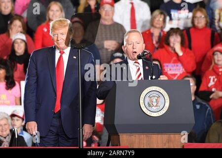 Wildwood, NJ - 28. JANUAR: Der US-Kongressabgeordnete Jeff Van Drew spricht während einer Wahlkampfveranstaltung im Wildwood Convention Center am 28. Januar 2020 in Wildwood, Stockfoto