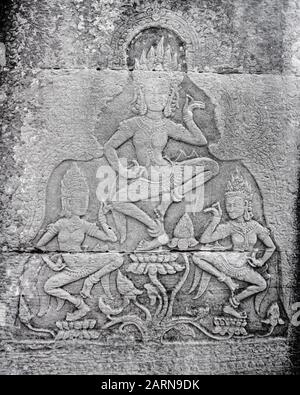 Siem Reap Temple Site. Der Bayon-Tempel in Angkor in Kambodscha ist reich dekoriert. Wandschnitzereien zeigen die Tanzkultur des 12. Oder frühen 13. C. Stockfoto