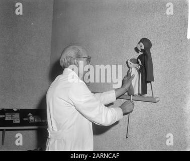 Ausstellung Kinderspiel im Stedelijk Museum, während der Einrichtung Datum: 20. März 1965 Schlagwörter: Museen, Ausstellungen Stockfoto