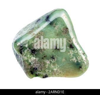 Nahaufnahme der natürlichen Mineralprobe aus der geologischen Sammlung - enttummter, auf weißem Grund isolierter Großulaer (grünes Granat)-Edelstein Stockfoto