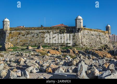 Festung von Sao Francisco Queijo (allgemein bekannt als Burg von Käse) in Nevogilde Zivilgemeinde der Stadt Porto, Portugal Stockfoto