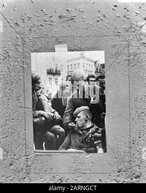 Russische Soldaten in Brünn (Tschechoslowakei) Anmerkung: Repronegativdatum: 28. August 1968 Ort: Österreich, Tschechien, Tschechoslowakei Schlüsselwörter: Bevölkerung, Besatzung, Soldaten Stockfoto