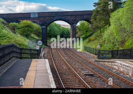 In der Nähe von Cowgill, Cumbria, England, Großbritannien - 16. Mai 2019: Der Bahnhof Dent an der Bahnstrecke Settle-Carlisle Stockfoto