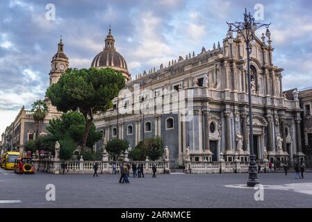 Römisch-katholisch Metropolitan Kathedrale von St. Agatha am Domplatz in Catania Stadt auf der Ostseite der Insel Sizilien, Italien Stockfoto