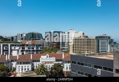 Blick über die Chevron Apartments in Richtung St Kilda Road, Melbourne Stockfoto