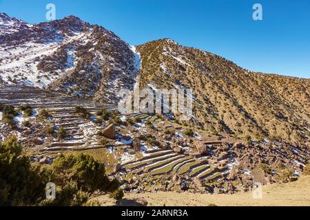 Weite Landschaft und Dorf in Dades Tal Marokko Afrika Stockfoto