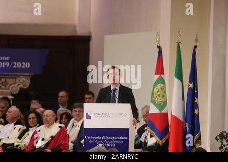 Der Präsident der Republik, Sergio Mattarella, in Benevento, um an der Eröffnung des neuen akademischen Jahres der Università degli Università ("Ministro dell'  e della Ricerca") teilzunehmen, Gaetano Manfredi (Foto von Salvatore Esposito/Pacific Press) Stockfoto