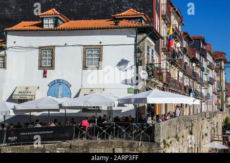 Das Restaurant Farol da Boa Nova im Stadtteil Ribeira der Stadt Porto auf der Iberischen Halbinsel, der zweitgrößten Stadt Portugals Stockfoto