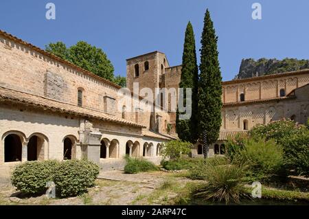 Saint-Guilhem-le-Désert, Languedoc-Roussillon, Frankreich, Europa Stockfoto