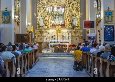 Messe in der Kirche der Unbefleckten Empfängnis der seligen Jungfrau Maria im Gebiet des Klosters Post-Camaldolese im Dorf Wigry in der polnischen Wodlaskie Stockfoto