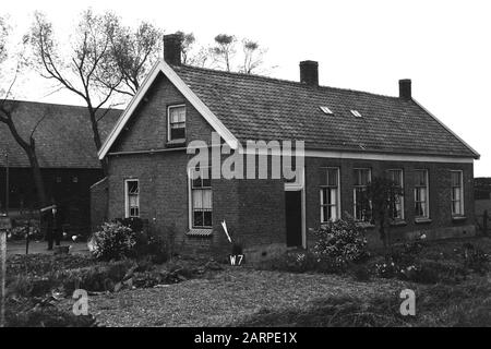 Fixpunkte kulturtechnisches Diensthaus in der Wissenschaftserke (Unterabteilung Noord-Beveland) Anmerkung: W-7. Wissenkerke, Zeeland Keywords: Bodenkonsolidierung, Geländemodifikationen Stockfoto