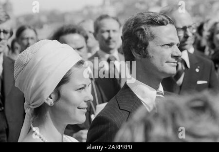 Königin Silvia und König Carl XVI. Gustaf von Schweden sind während ihrer Hochzeit in Stockholm am 19.6.1976. Königin Silvia und König Carl XVI Gustaf von Schweden anlässlich ihrer Hochzeit in Stockholm am 19.6.1976. Stockfoto