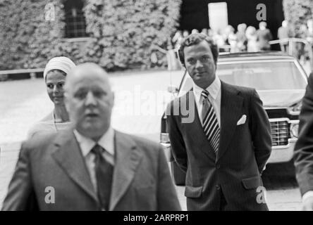 Königin Silvia und König Carl XVI. Gustaf von Schweden sind während ihrer Hochzeit in Stockholm am 19.6.1976. Königin Silvia und König Carl XVI Gustaf von Schweden anlässlich ihrer Hochzeit in Stockholm am 19.6.1976. Stockfoto