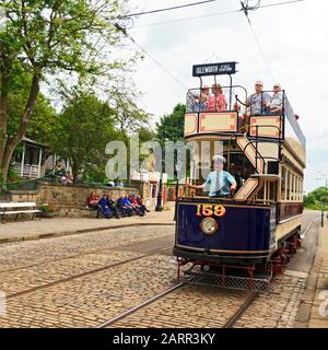 Straßenszene von Crich Tramway Village Stockfoto