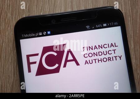 Das Logo der Financial Conduct Authority wird auf einem modernen Smartphone angezeigt Stockfoto