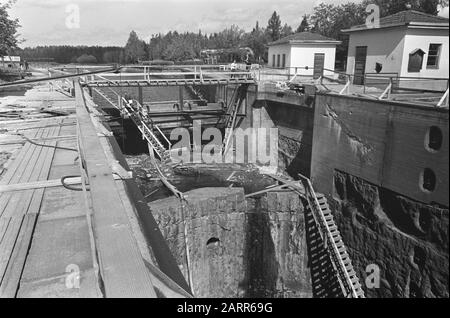 Finnland Restaurierungs- und Schleuse Russland-Finnland am Imatra Datum: 5. Juli 1967 Standort: Finnland, Imatra Schlüsselwörter: Kanäle, Renovierungen, Renovierungen, Schlösser, Wasserwege Stockfoto