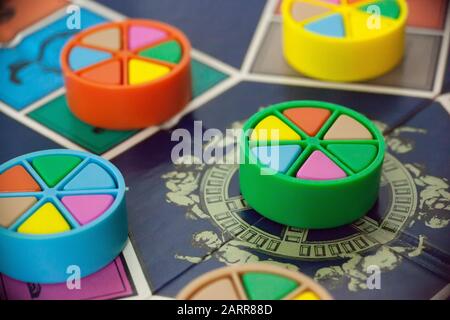 Woodbridge, NEW JERSEY/USA - 28. Januar 2020: Eine 80er-Ausgabe des beliebten Familienbrettspiels Trivial Pursuit ist abgebildet Stockfoto