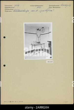 QuickForm Malstufe von Quickform Datum: März 1951 Schlagwörter: Maler, Gerüste Stockfoto