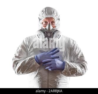 Mann, Der Hazmat-Anzug, Eine Schutzbrille und Eine Gasmaske Trägt, Auf Weiß Isoliert. Stockfoto