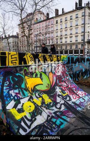 Foch Skate Park, Morand Bridge, Lyon, Rhone, AURA Region, Frankreich Stockfoto