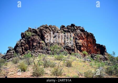 Australien, NT, Corroboree Rock im Osten McDonnell Range National Park, heilige Stätte für Aborigine Kultur Stockfoto