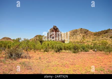 Australien, NT, Corroboree Rock im Osten McDonnell Range National Park, heilige Stätte für Aborigine Kultur Stockfoto