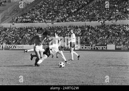 Fußball Interland West Deutschland-Niederlande 1-1 Spielmoment Datum: 17. Mai 1975 Ort: Deutschland, Frankfurt Schlagwörter: International, Spieler, Sport, Fußball Stockfoto