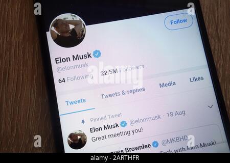 Elon Musk Twitter-Konto auf einem modernen Smartphone angezeigt Stockfoto