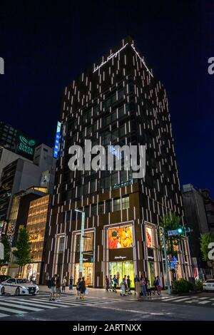 Das Geschäft von Salvatore Ferragamo in Ginza, dem berühmten Luxuseinkaufsviertel Tokios. Tokio, Japan, August 2019 Stockfoto