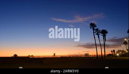 Huntington Beach, Kalifornien, Los Angeles, während Nightfall Stockfoto