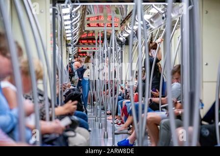 Budapest, Ungarn - 15. August 2019: Selbstfahrender/fahrerloser U-Bahn-Wagen. Stockfoto