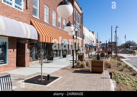 Hickory, NC, USA-26 JAN 2020: Hauptplatz in der Innenstadt an einem sonnigen Wintertag. Stockfoto
