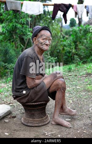 Konyak Tribe Headhunter in Longwa Nagaland Indien Stockfoto