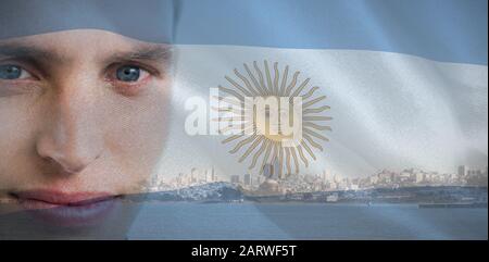 Zusammengesetztes Bild des Nahporträts des glücklichen jungen Mannes Stockfoto