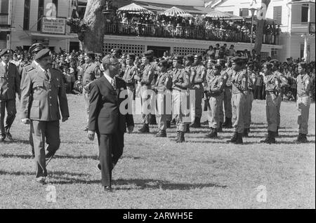 Suriname: Unabhängigkeit am 25/11 usw.; Verteidigung von Militärangehörigen und Transferbanner; Verteidigungsdatum: 1. Dezember 1975 Ort: Suriname Schlüsselwörter: Militär, INDEVENTIONAL, BeeTIONS Stockfoto