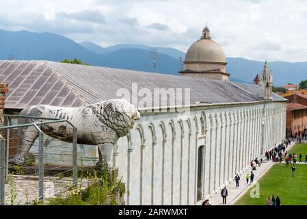 Camposanto Monumentale oder Camposanto Vecchio ist ein Teil des architektonischen Komplexes der mittelalterlichen Kunst in Pisa. Stockfoto