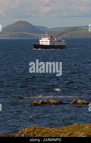 HEBRIDEAN PRINCESS AN DER KÜSTE VON DUMFRIES UND GALLOWAY, RUND UM DEN CORSEWALL POINT, SCHOTTLAND Stockfoto