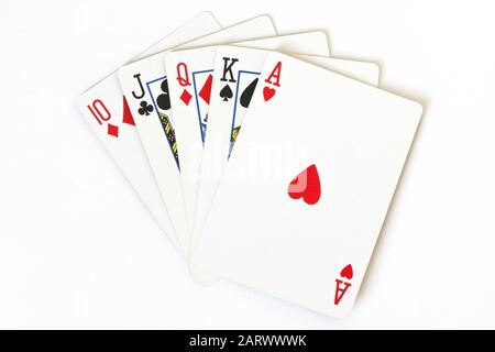 Eine gerade Pokerhand mit Spielkarten, verschiedenen Anzügen Stockfoto