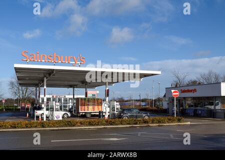 Sainsbury's Supermarkt, Tankstelle Mansfield, Großbritannien. Stockfoto