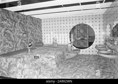 Ausstellung Sanitär und Hygiene Int. in Ahoyhal in Rotterdam, Luxusbad Datum: 14. März 1972 Standort: Rotterdam, Zuid-Holland Schlüsselwörter: Ausstellungen Institutionenname: Ahoy Stockfoto