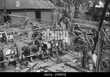 Banjoemas, Chinesische Kontrollkommission. Hafen von Tjilatjap. Waranedja Tjilatjap: Die völlig zerstörte Gummifabrik. Datum: 10.Oktober 1947 Ort: Indonesien, Niederländisch-Ostindien Stockfoto