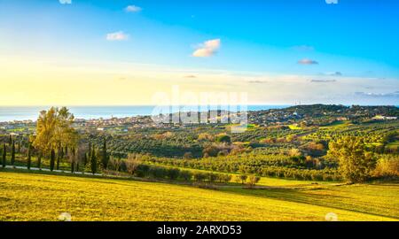 San Vincenzo Reiseziel und Blick auf die Landschaft bei Sonnenuntergang. Maremma, Livorno, Toskana, Italien. Stockfoto