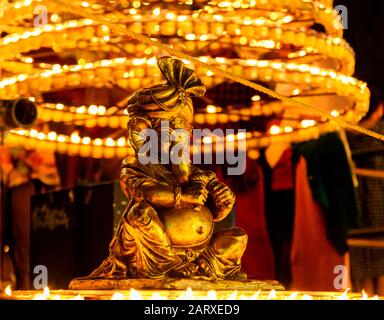Sree Padmanabhaswamy Temple und lakshadeepam padmatheertham Teich während der Zeremonie, Thiruvananthapuram, Kerala, Indien Stockfoto