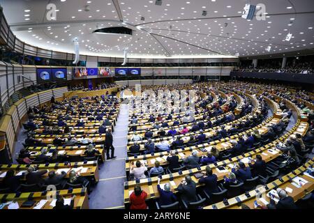 Brüssel, Belgien. Januar 2020. Die Mitglieder des Europäischen Parlaments stimmen am 29. Januar 2020 über das Rücktrittsabkommen in Brüssel, Belgien, ab. Das Europäische Parlament stimmte am Mittwoch mit überwältigender Mehrheit für die Annahme des Rücktrittsabkommens zwischen der Europäischen Union (EU) und dem Vereinigten Königreich. Credit: Zhang Cheng/Xinhua/Alamy Live News Stockfoto