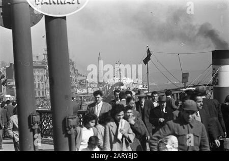 Frage Mark Flug Lockheed Electra nach Istanbul Datum: 29. Oktober 1959 Ort: Istanbul Schlagwörter: Städte Einstellungen Name: Lockheed Electra Stockfoto