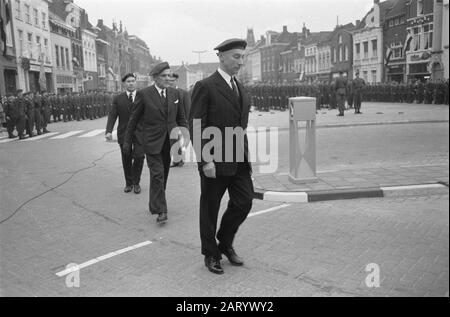 Auszeichnung grüner Liegeplatz am Rosendaal Datum: 9. Dezember 1960 Ort: Noord-Brabant, Rosendaal Schlüsselwörter: Auszeichnungen, Berets Stockfoto