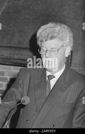 Preisverleihung König Willem i Plaketten 1987 in den Haag von Prinz Claus; 6, 7: Duisenburg, KOP, Datum: 2. Juni 1987 Ort: Den Haag, Zuid-Holland Schlüsselwörter: Auszeichnungen Personenname: Duisenburg, Stockfoto