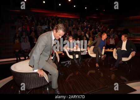 Katharina Schulze, Peter Maffay, Jörg Skriebeleit, Michael Bröcker bei der Aufnahme der ZDF-Talkshow 'Markus Lanz' im Fernsehmacher-Studio auf dem Ph Stockfoto